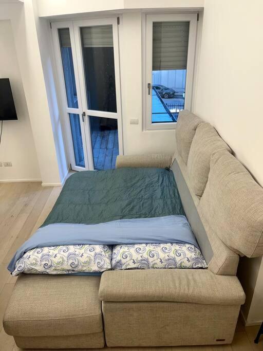 Modern Apartment - Walking Distance To Milan Central Station Exterior foto